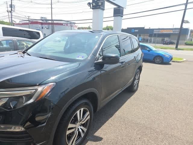 Thumbnail: 2017 Honda Pilot - 2