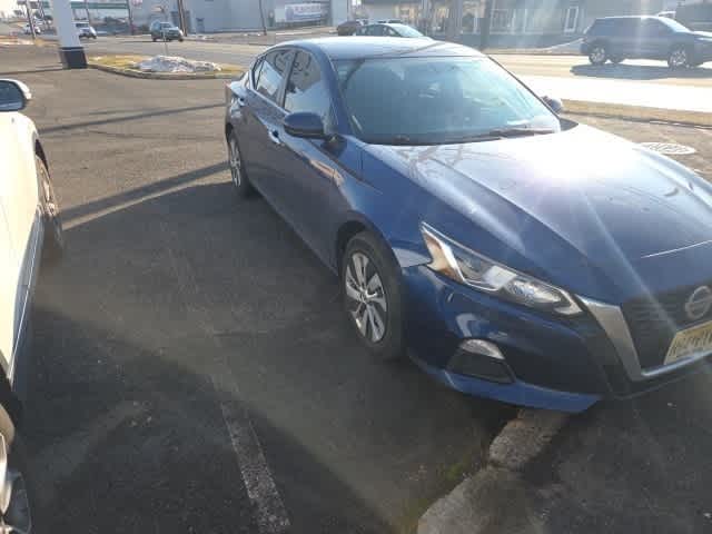 Thumbnail: 2020 Nissan Altima - 20