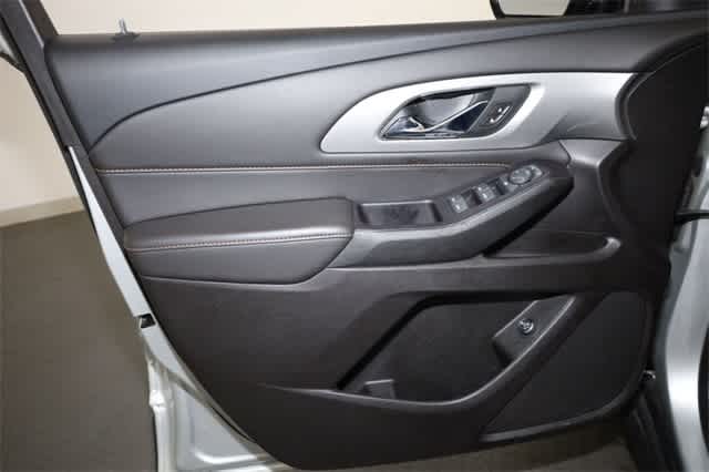 Thumbnail: 2020 Chevrolet Traverse - 13