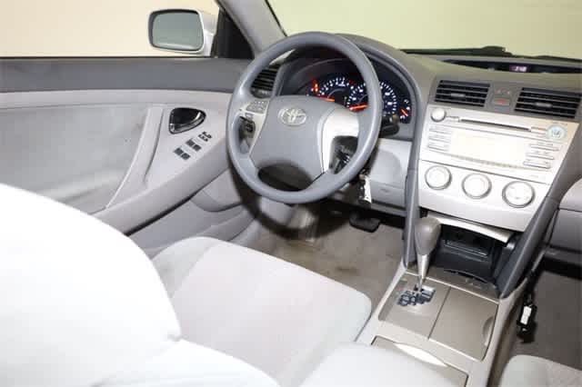2010 Toyota Camry LE 16