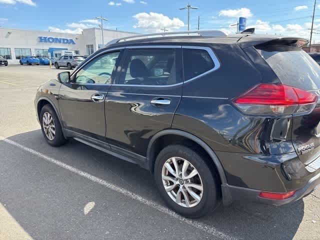 Thumbnail: 2017 Nissan Rogue - 8