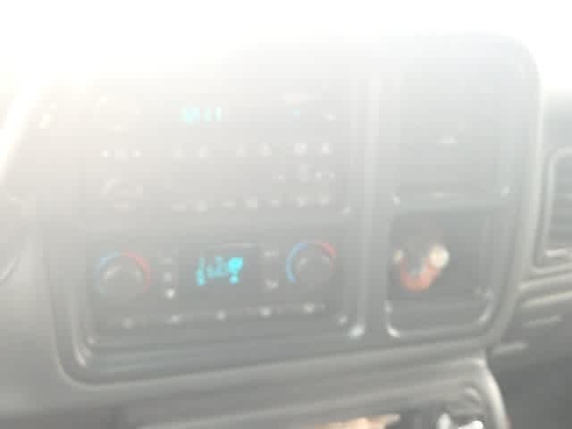 2004 GMC Sierra 2500  29