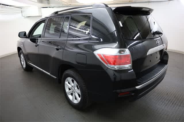 Thumbnail: 2013 Toyota Highlander - 4