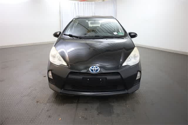 Thumbnail: 2014 Toyota Prius c - 12