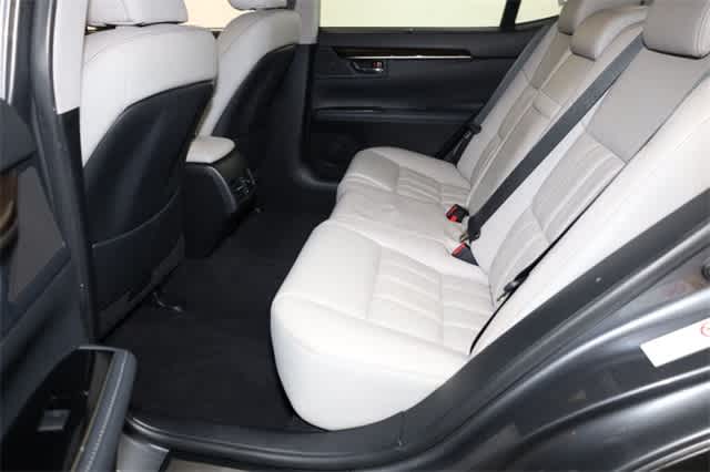 Thumbnail: 2016 Lexus ES - 21