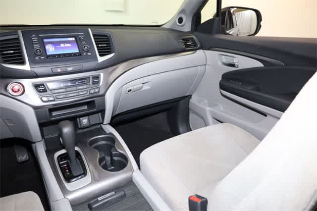 Thumbnail: 2016 Honda Pilot - 18