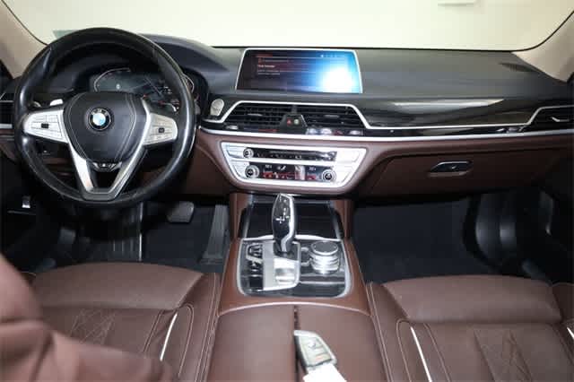Thumbnail: 2020 BMW 7 Series - 17