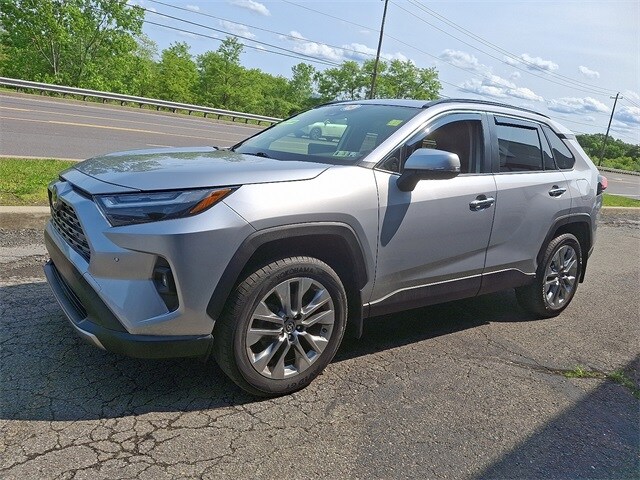 2023 Toyota RAV4 Limited photo 3