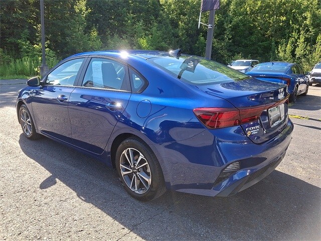 2023 Kia Forte LXS photo 4