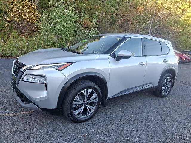 2021 Nissan Rogue SV photo 3