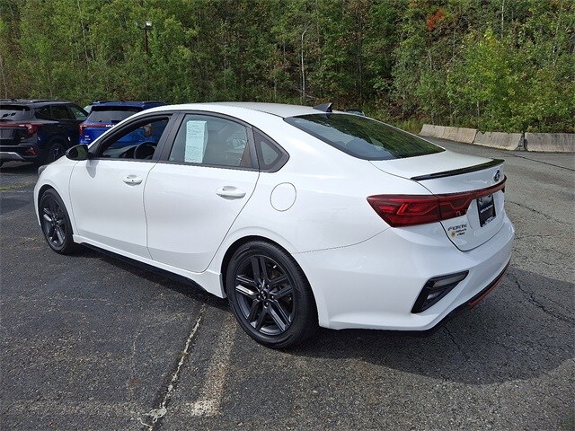 2021 Kia Forte GT-Line photo 4