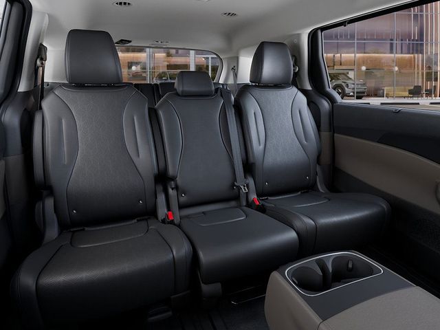2026 Kia Carnival EX - Photo 16