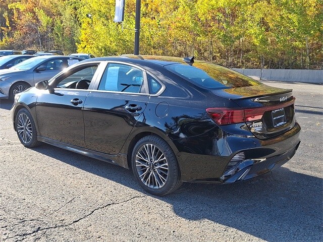 2023 Kia Forte GT-Line photo 4