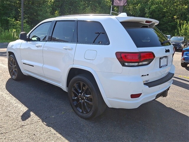 2020 Jeep Grand Cherokee Laredo photo 3