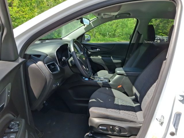 Additional photo of vehicle.