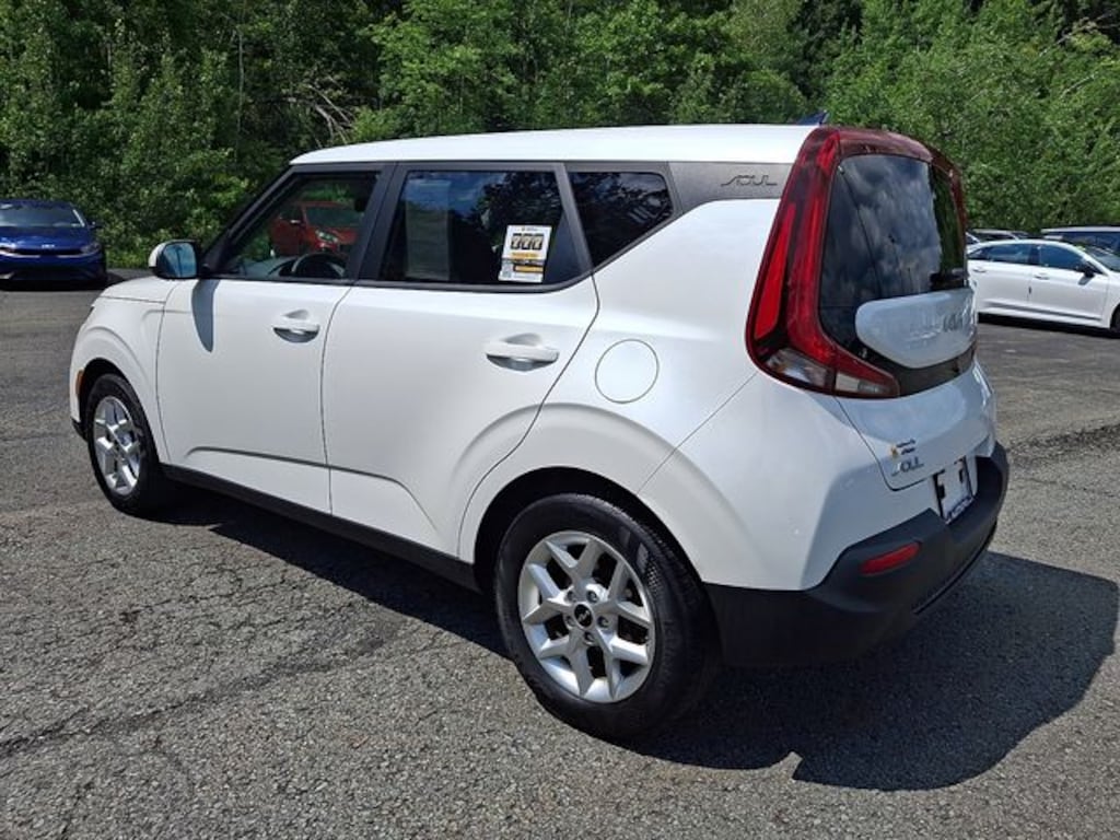 Used 2022 Kia Soul LX Hatchback