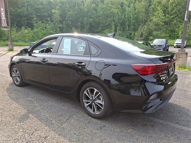 2023 Kia Forte LXS photo 4