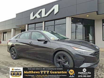 2022 Hyundai Elantra SEL Sedan