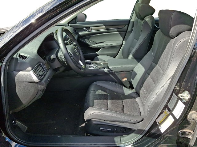 Additional photo of vehicle.