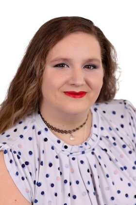 Staff member Helen Horrocks from ID_6ad1cc885017