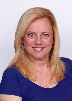 Staff member Michele Davidson from ID_73e8bbdc3866