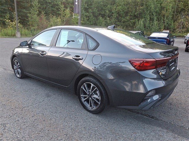 2023 Kia Forte LXS photo 4