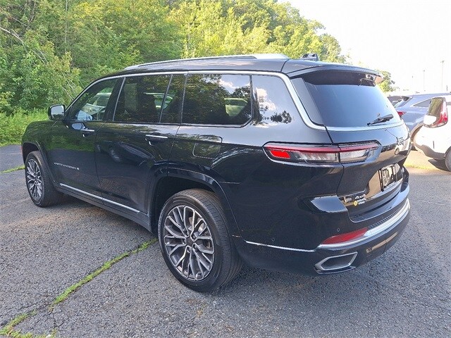 2022 Jeep Grand Cherokee L Summit Reserve photo 4