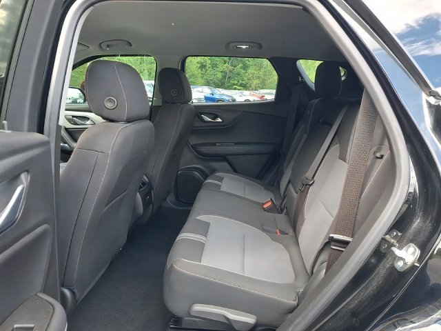 Additional photo of vehicle.