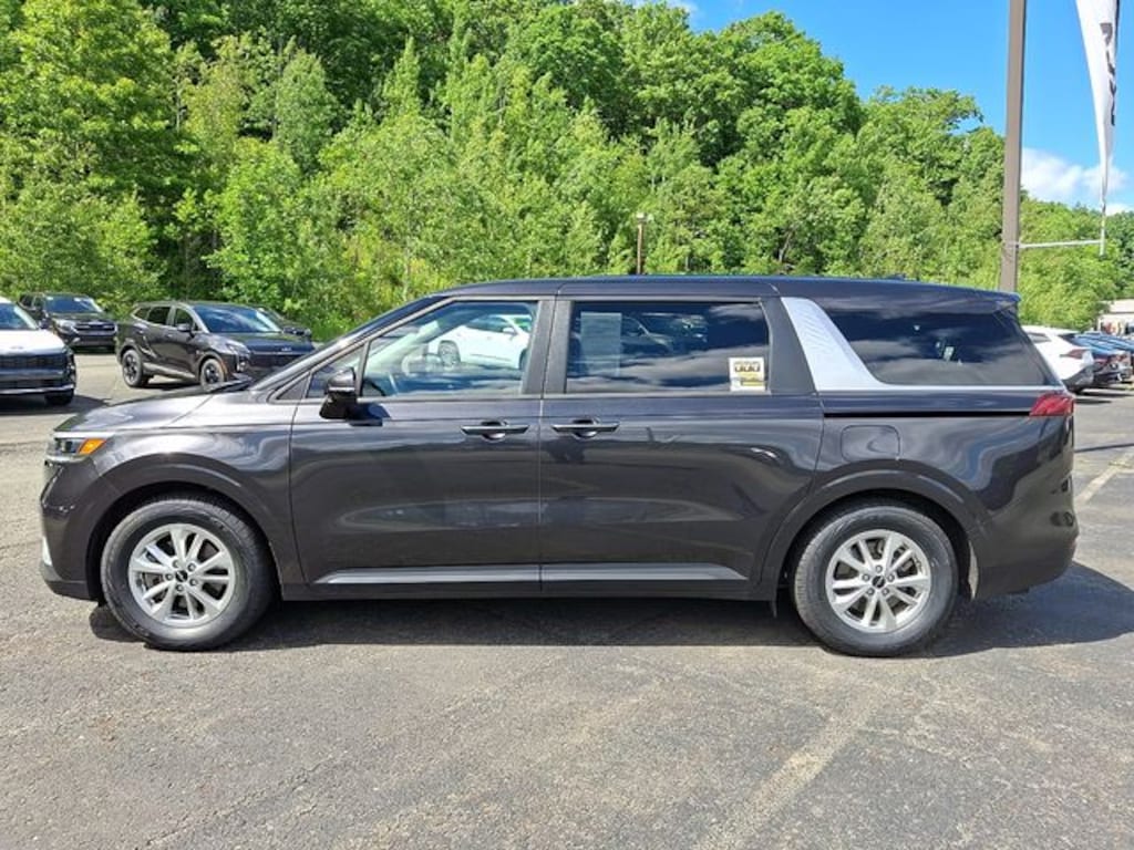 Used 2024 Kia Carnival LX MPV