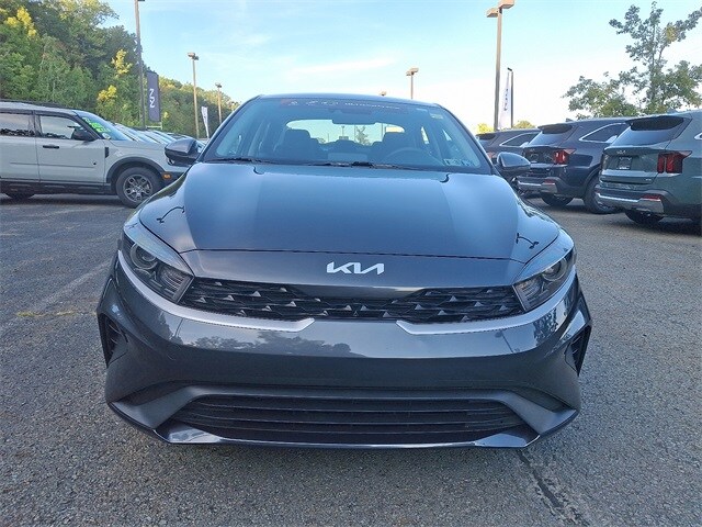 2023 Kia Forte LXS photo 2