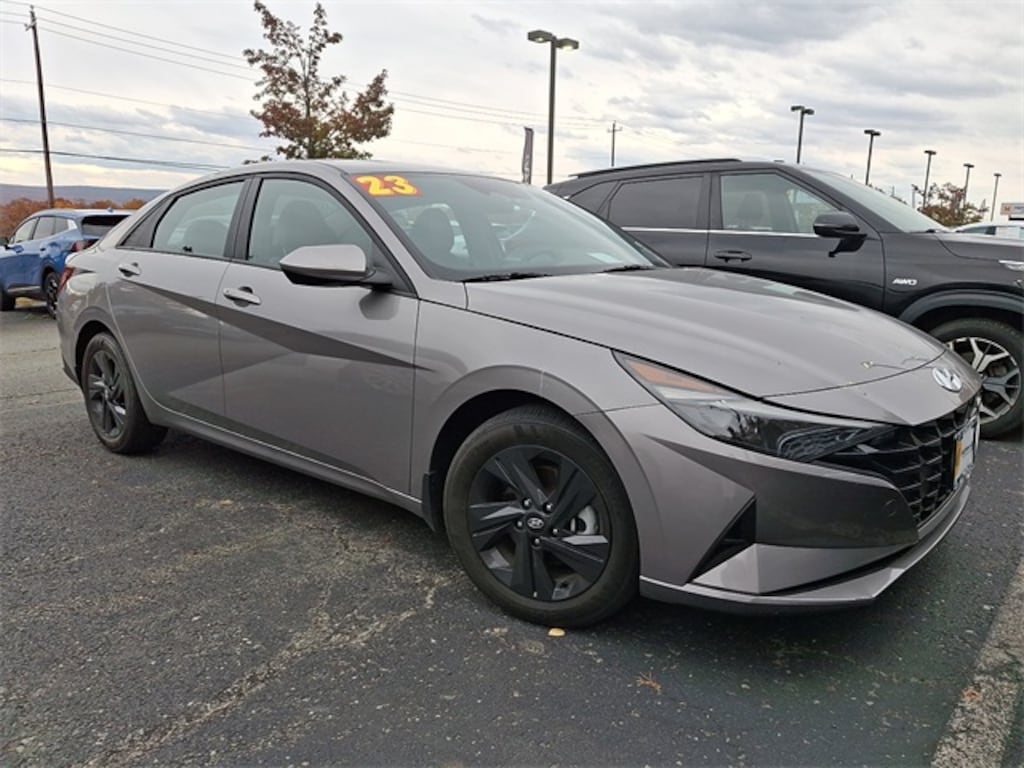 Used 2023 Hyundai Elantra SEL Sedan