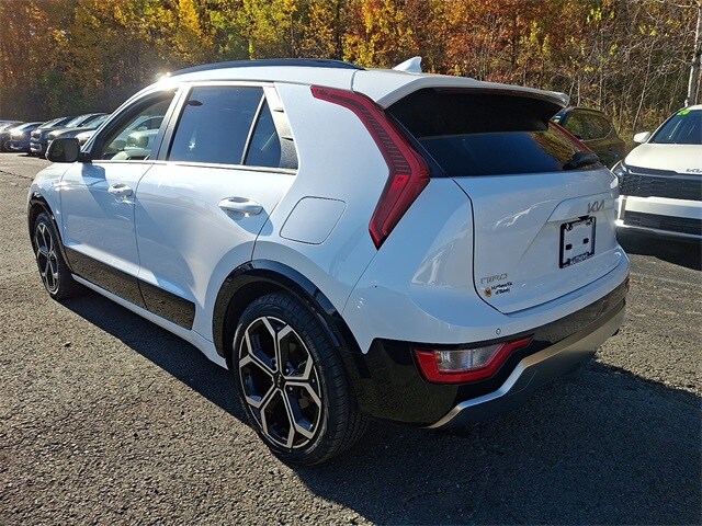 2023 Kia Niro EX Touring photo 4