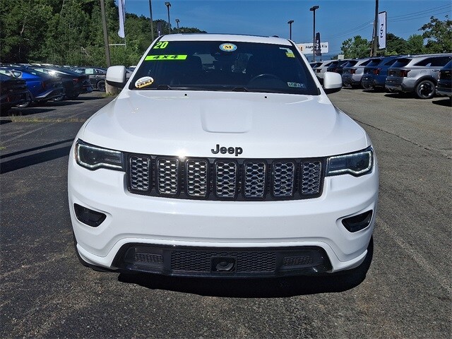 2020 Jeep Grand Cherokee Laredo photo 2