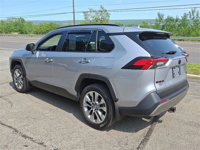 2023 Toyota RAV4 Limited photo 4