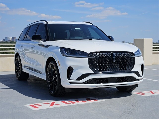 2025 Lincoln Aviator Reserve photo 3