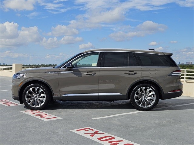 2025 Lincoln Aviator Premiere photo 2