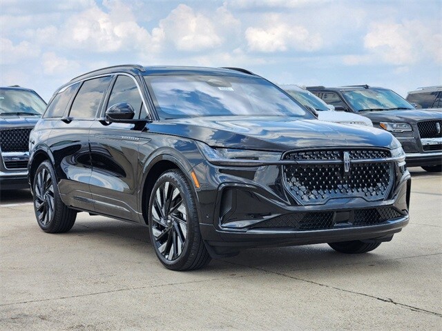 2024 Lincoln Nautilus Black Label photo 3