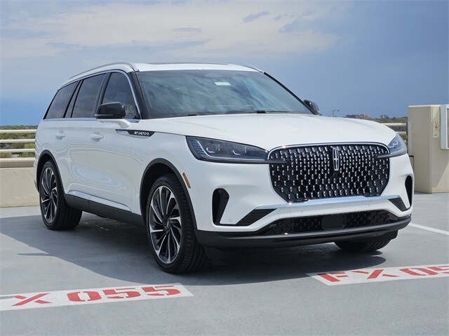 2025 Lincoln Aviator Reserve photo 2