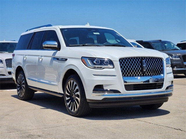 2024 Lincoln Navigator Black Label photo 3