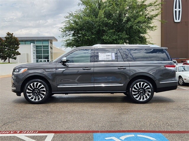 2024 Lincoln Navigator Black Label photo 4