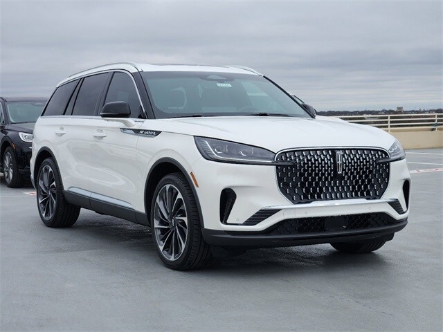 2025 Lincoln Aviator Reserve photo 3