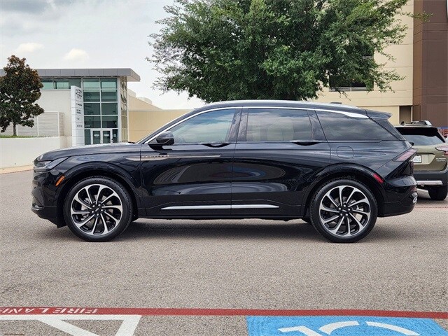 2024 Lincoln Nautilus Black Label photo 4