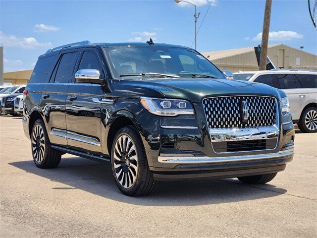 2024 Lincoln Navigator Black Label photo 3