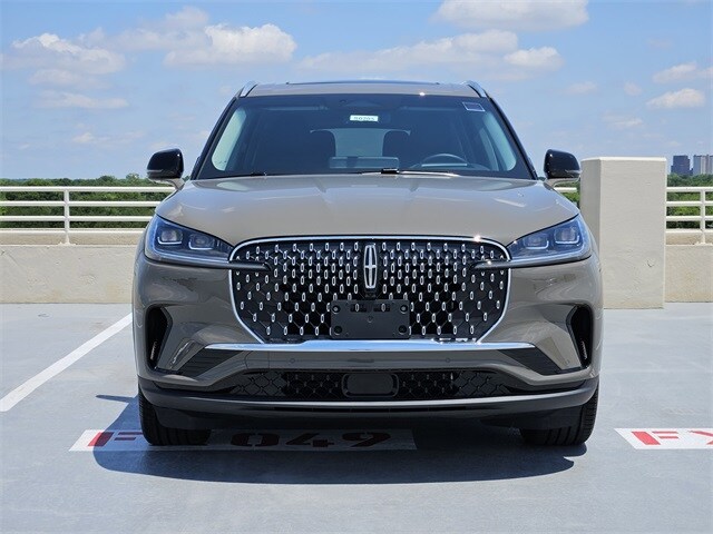2025 Lincoln Aviator Reserve photo 2