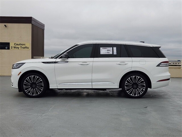 2025 Lincoln Aviator Black Label photo 4