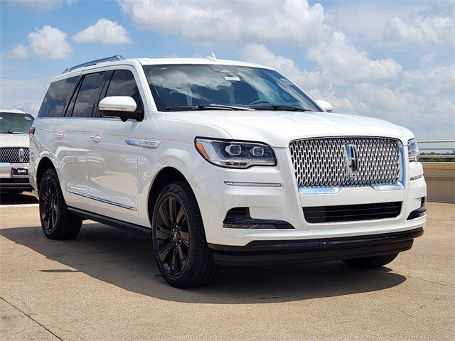 2024 Lincoln Navigator Reserve photo 3