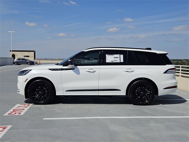 2025 Lincoln Aviator Reserve photo 4