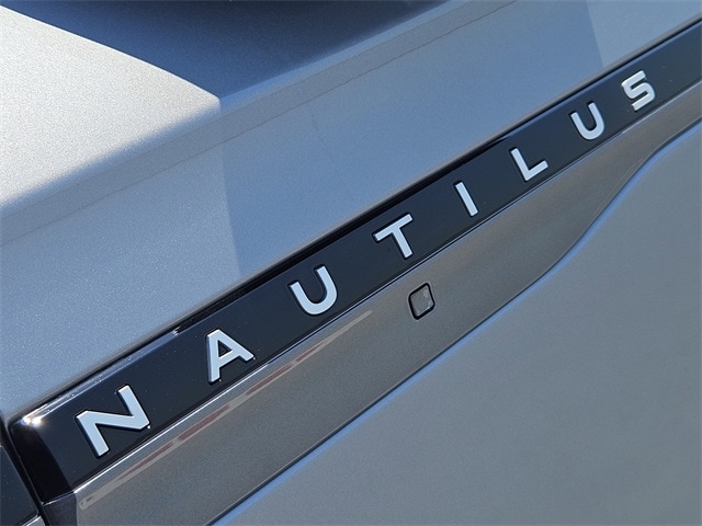 2025 Lincoln Nautilus Reserve - Photo 11