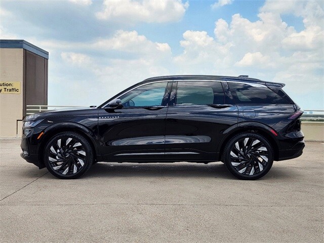 2024 Lincoln Nautilus Black Label photo 4