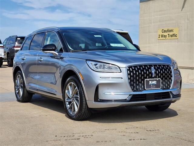 2024 Lincoln Corsair Grand Touring photo 3